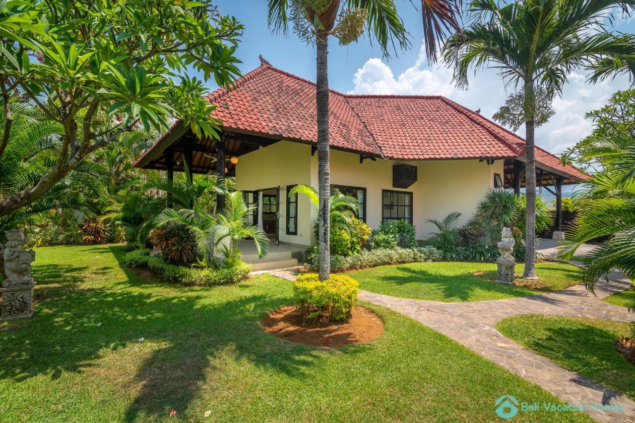 Villa Namaste - Beachfront At Lovina 10P, Pool, Bbq Banjar  Kültér fotó
