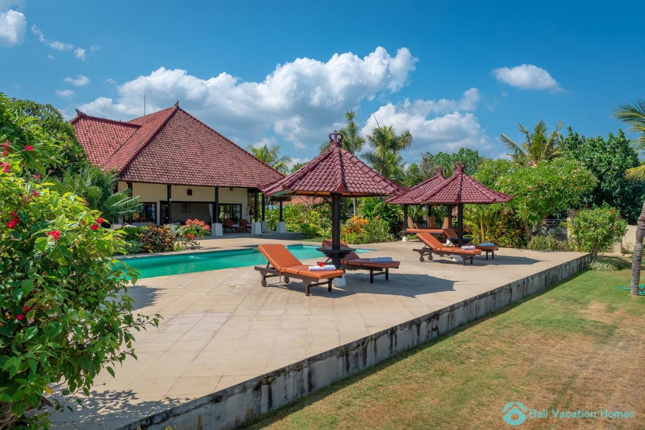 Villa Namaste - Beachfront At Lovina 10P, Pool, Bbq Banjar  Kültér fotó