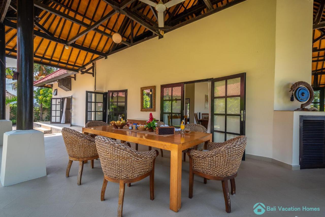 Villa Namaste - Beachfront At Lovina 10P, Pool, Bbq Banjar  Kültér fotó